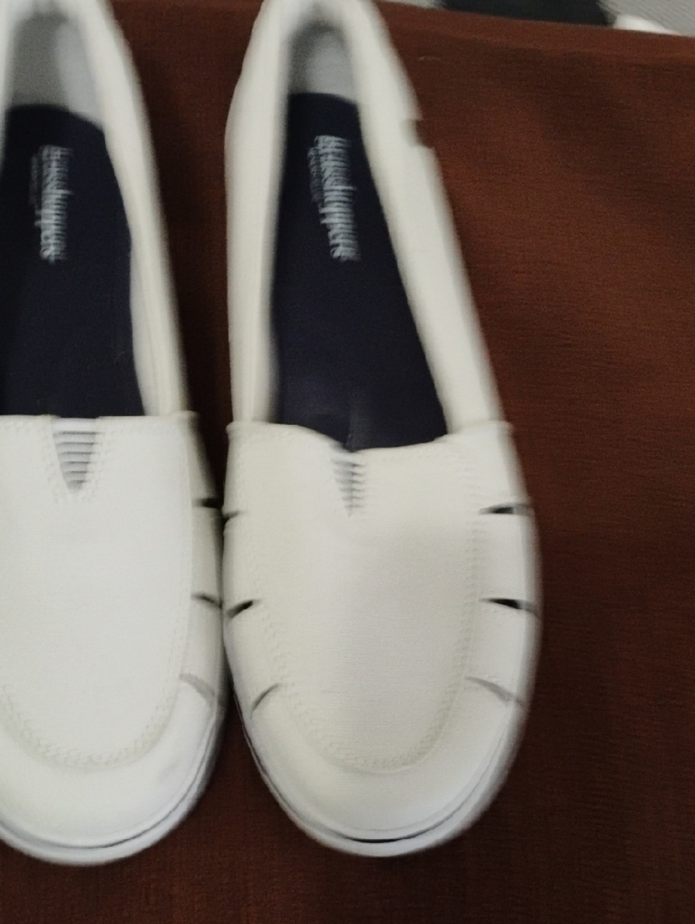 Skechers Grasshopper Women's White Slip-On Tennis Shoes - Picture 7 of 7